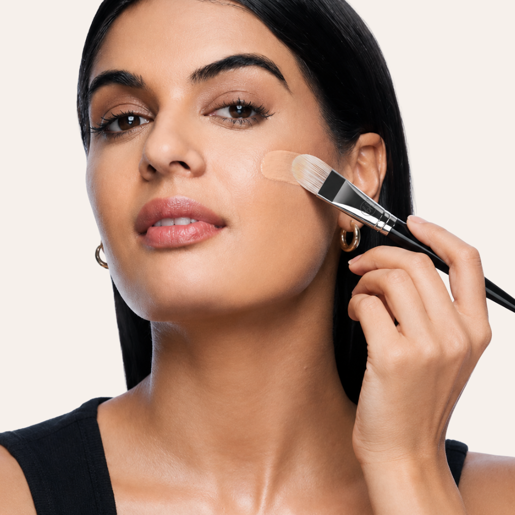 Cọ Dàn Nền/Kem Lót/Kem Chống Nắng Đầu Dẹp Tròn BH COSMETICS Foundation Brush BH675